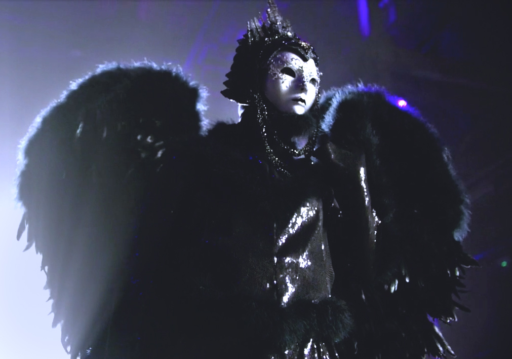 zwarte-engel-masked singer kostuum costume maker Tentacle Studio